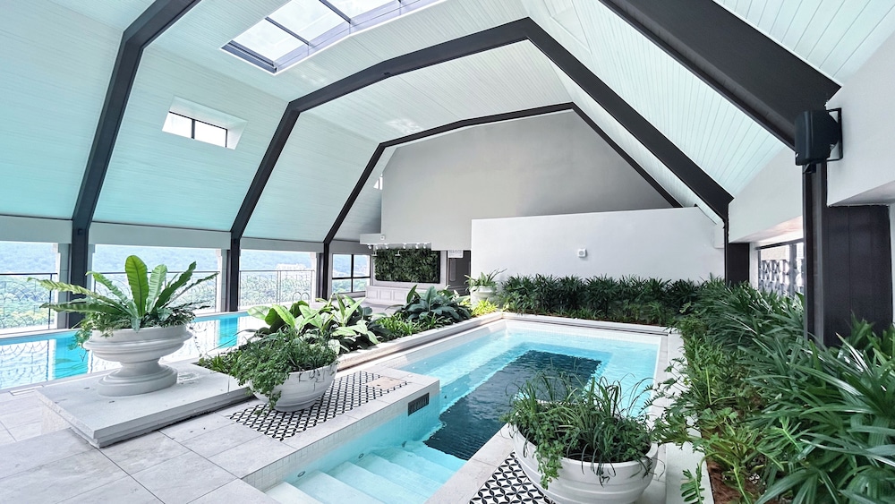 The Paxtonz by Manhattan Group