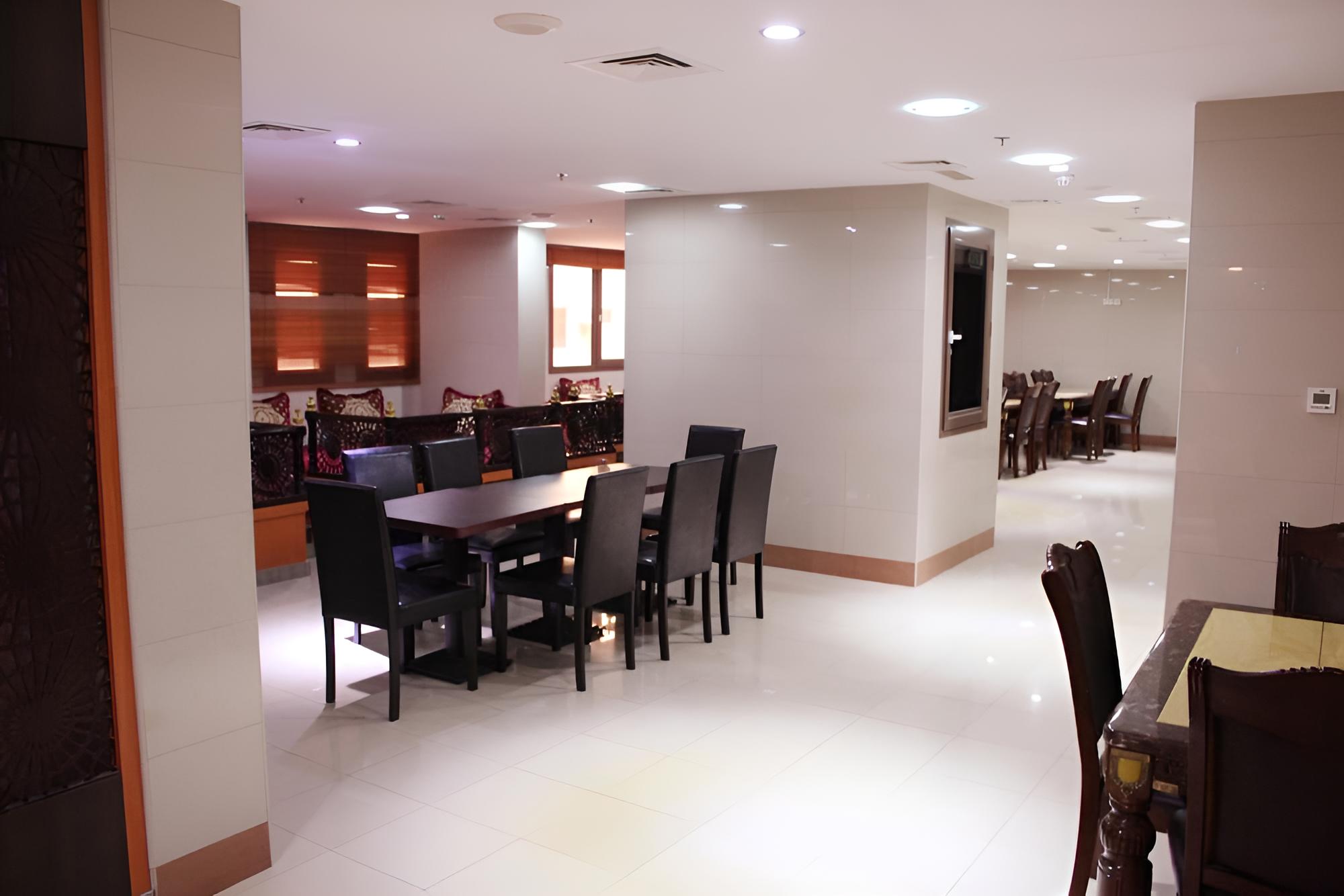 Montreal Naif Hotel