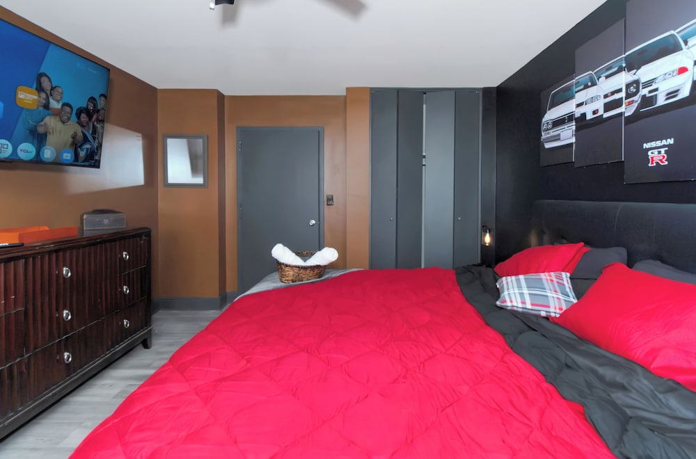 Spacious 3BR Condo in DTWN