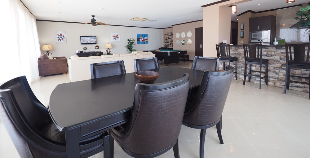 Condominio Diamante del Sol by CRHR