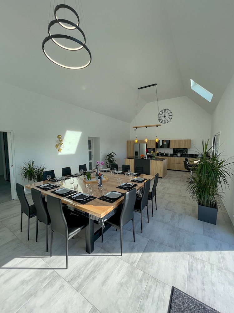 House in Ploudalmezeau With Heated Pool & Beaches