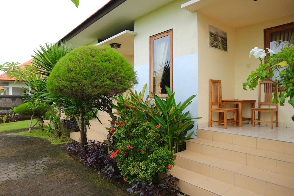 Bhujangga Village Uluwatu
