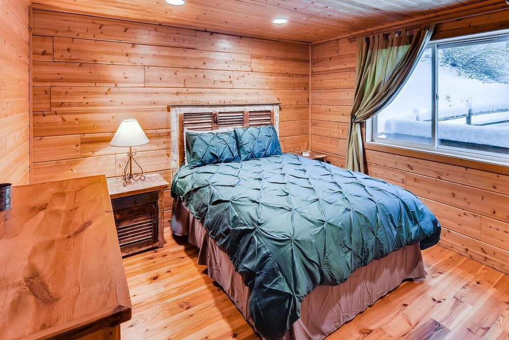 Ridgecrest Hideaway