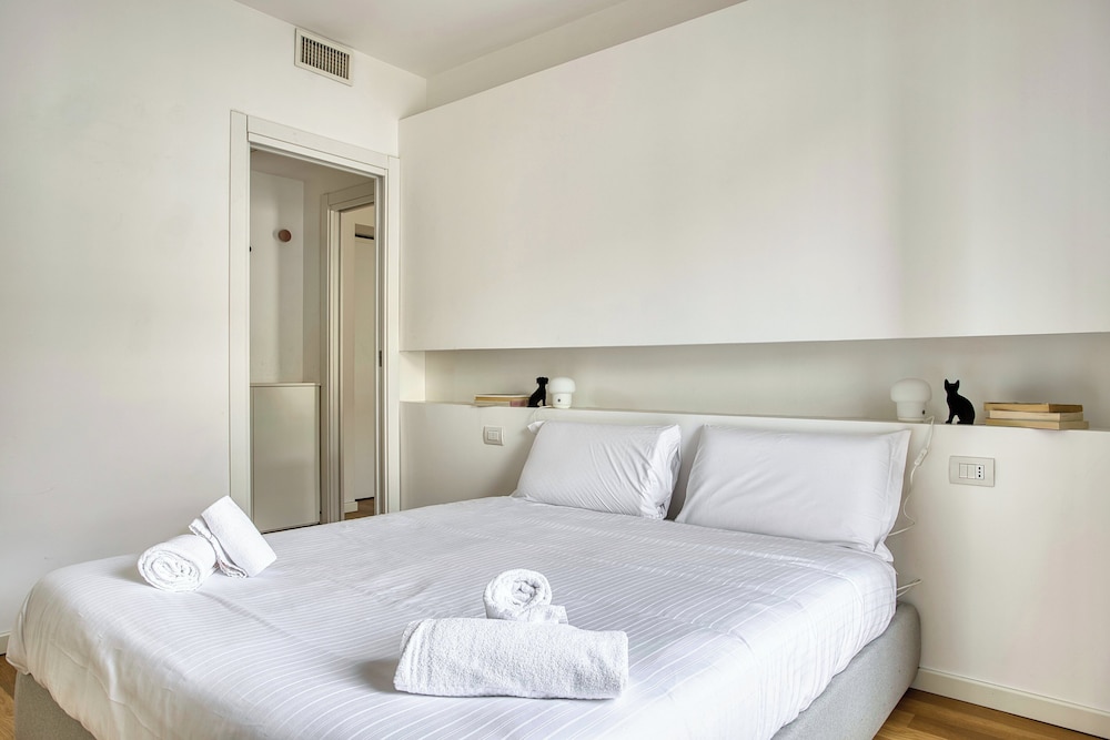 Modern Flat Near Historic Castle