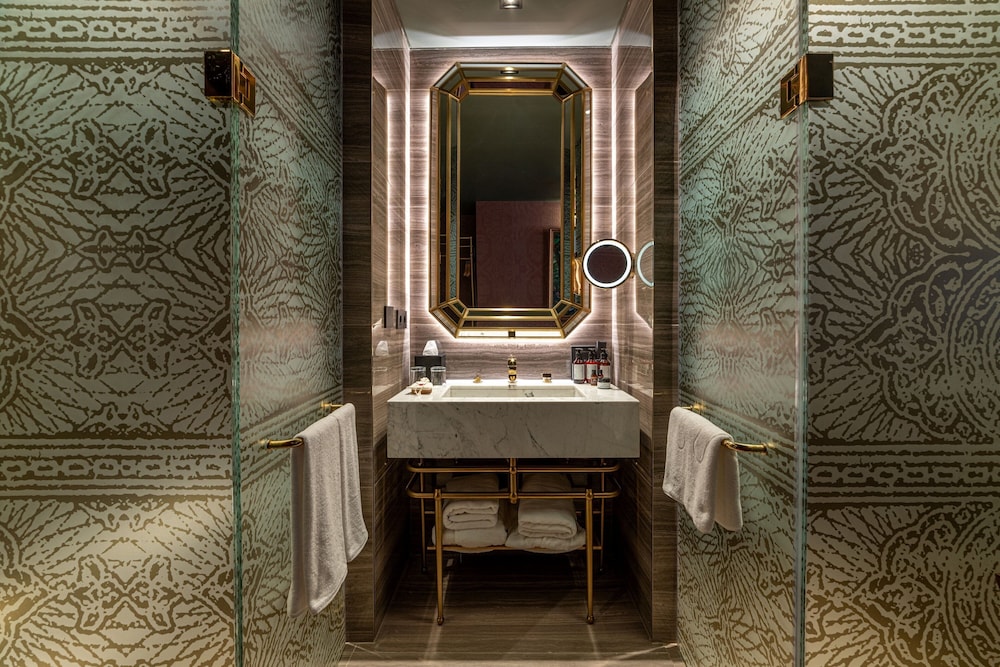 Orient Occident Hotel Istanbul, Autograph Collection 76