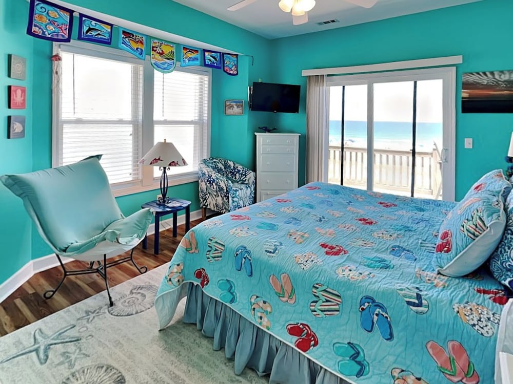 Piccolo Paradiso by Topsail Realty