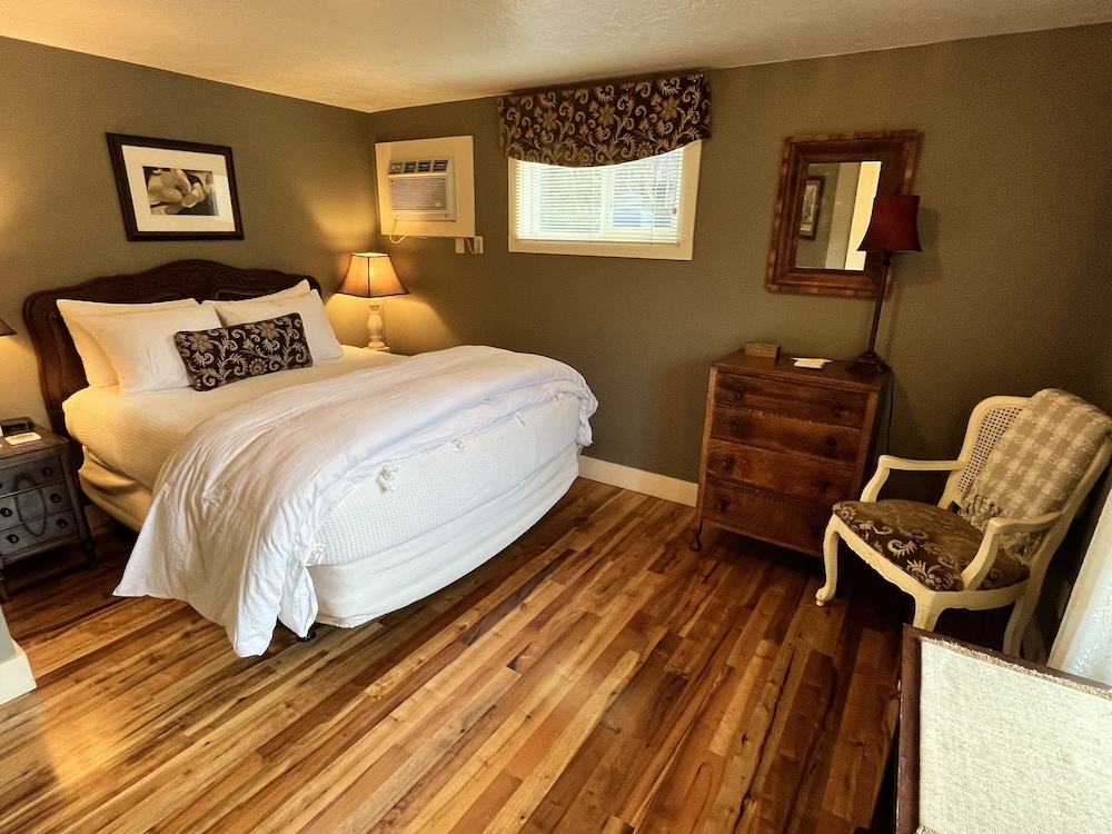 Ashland Vacations - Country Willows Inn and Estate - Property Image 41