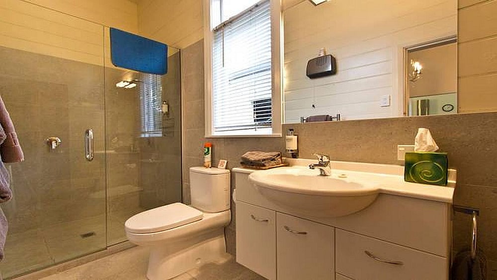 Christchurch City & Country Cottages - Brockworth Cottage
