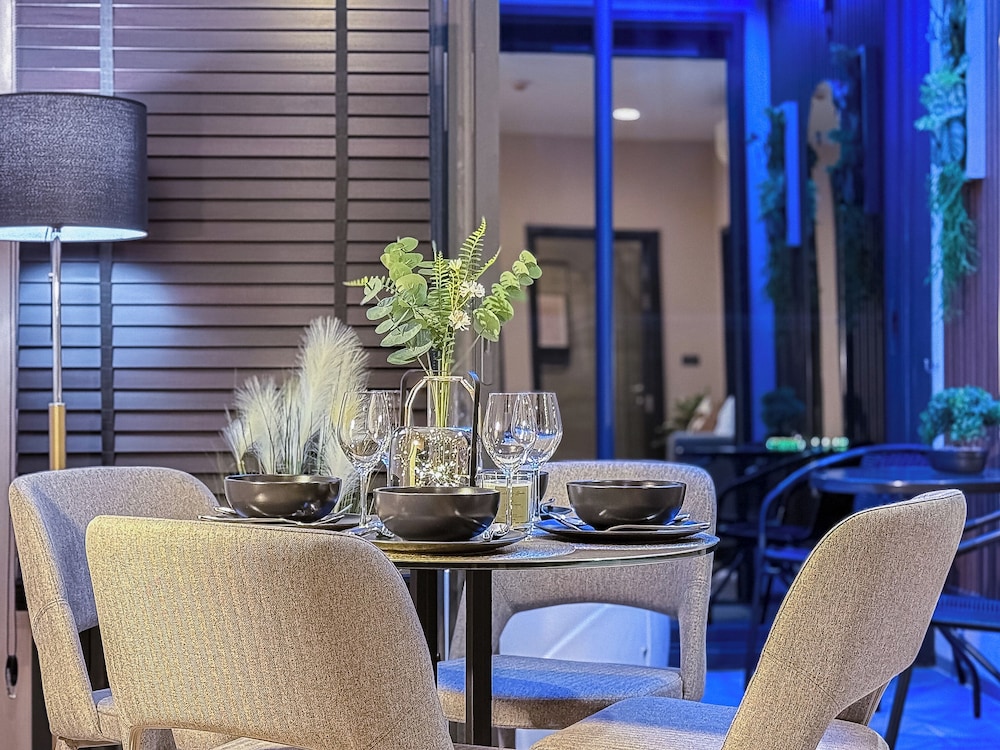 Luxury 2 Bed Room Sea View With Large Bath Tub In Balcony