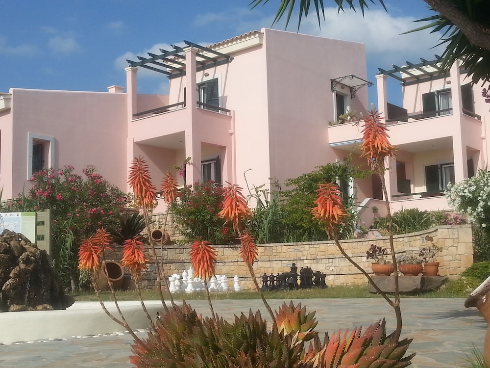 Irides Luxury Studios & Apartments