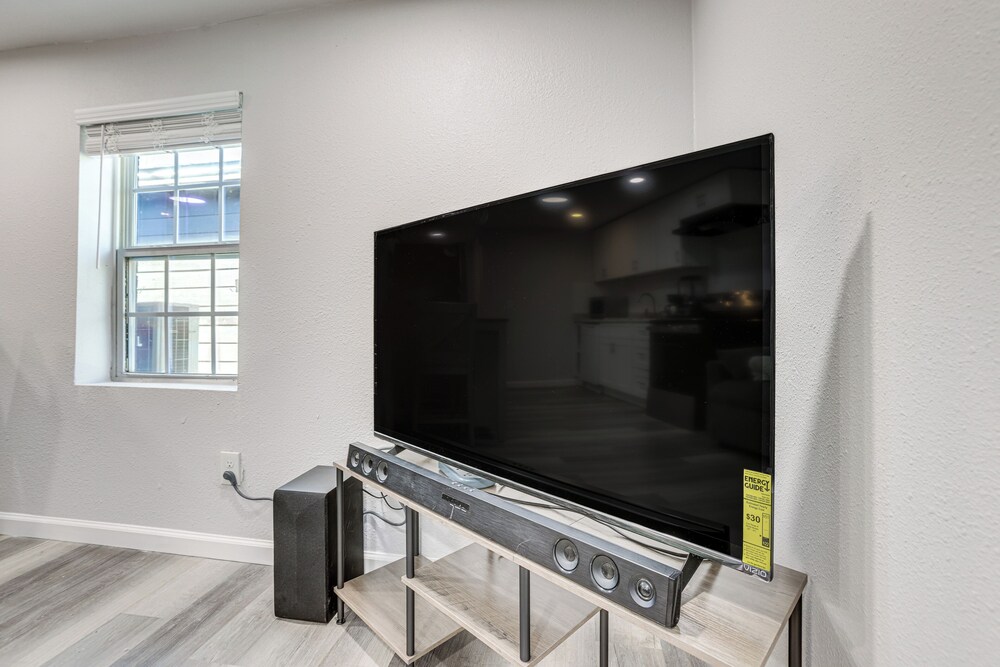 Prime I-10/610 Access! Houston Home Base