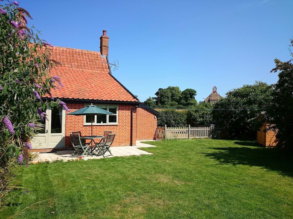 1 Grange Cottages, Westleton