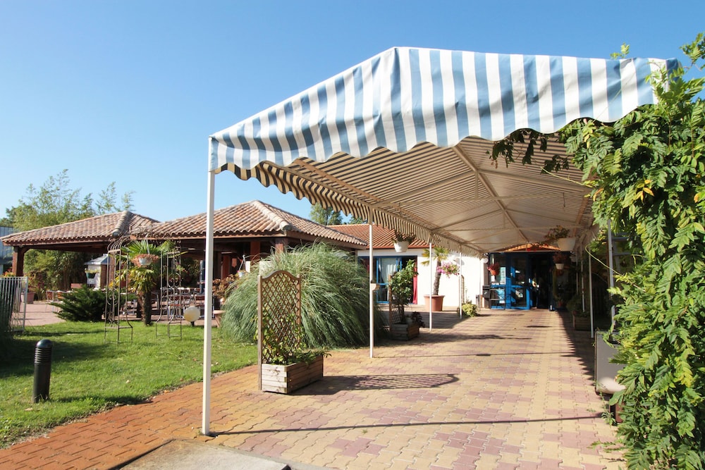 Merignac Vacations - L'Etoile Bleue - Property Image 1