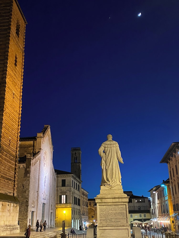 Pietrasanta Ai Teatri