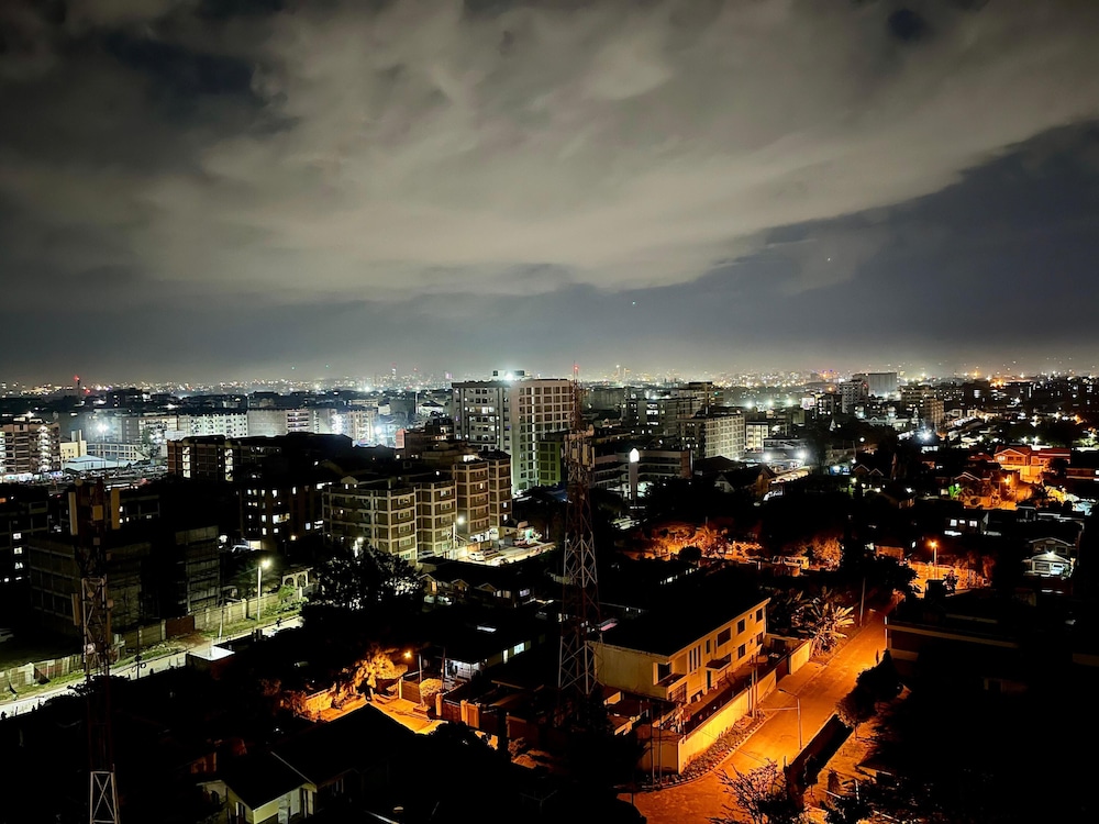 Lux Suites Fedha Studio Apartments view 4