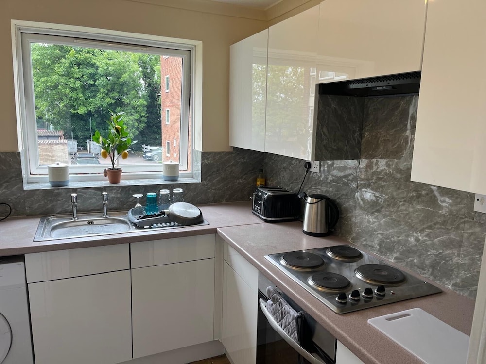 Enfield City Apartment Retreat