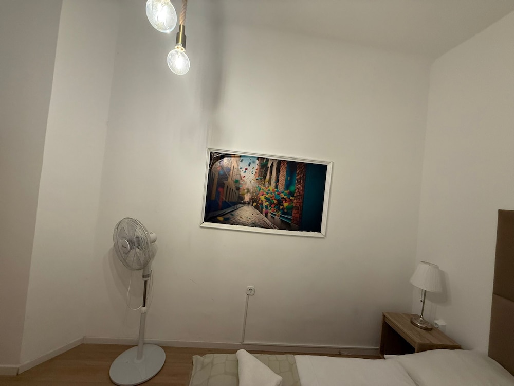 Smart 2BR Apt Close to Westbahnhof