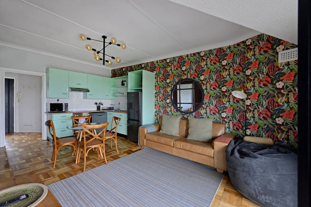Charming 2-bed Central Green Point Stadium