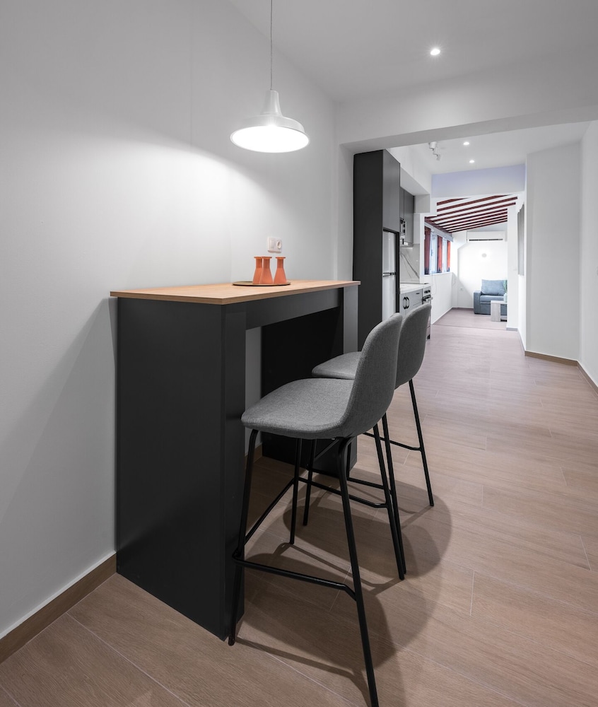 Venus, Nilie Hospitality MGMT