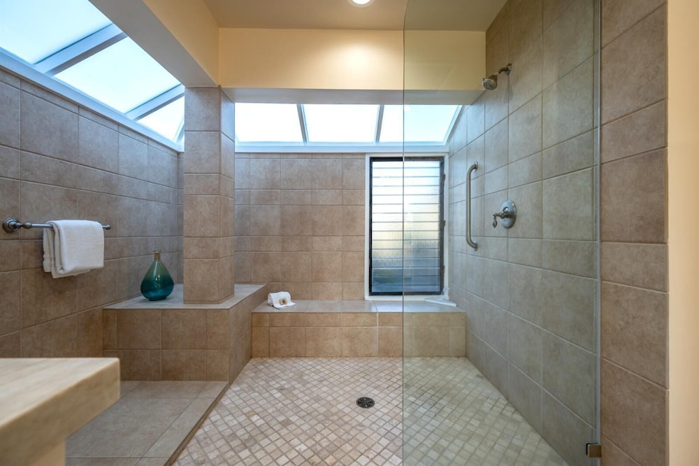 Kapalua Bay Villas 2 Free Rental Cars KBM Resorts Large Master Suite 2 Units, 3 Bedrooms Ml-1528