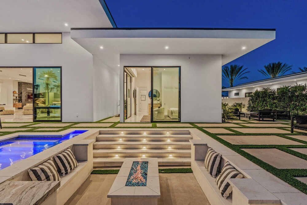 Indio Stay w/ Exclusive Amenities Pool, Hot Tub, Spa, Firepit Bravo Villa #16 by Avantstay