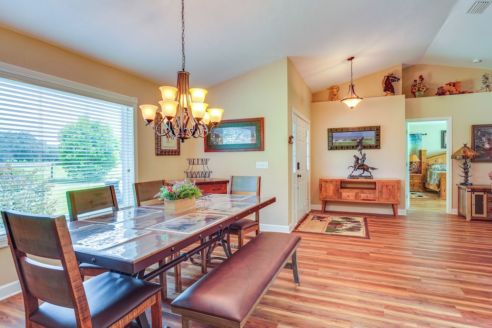 Welcoming Home w/ Yard on 20 Acres in High Springs