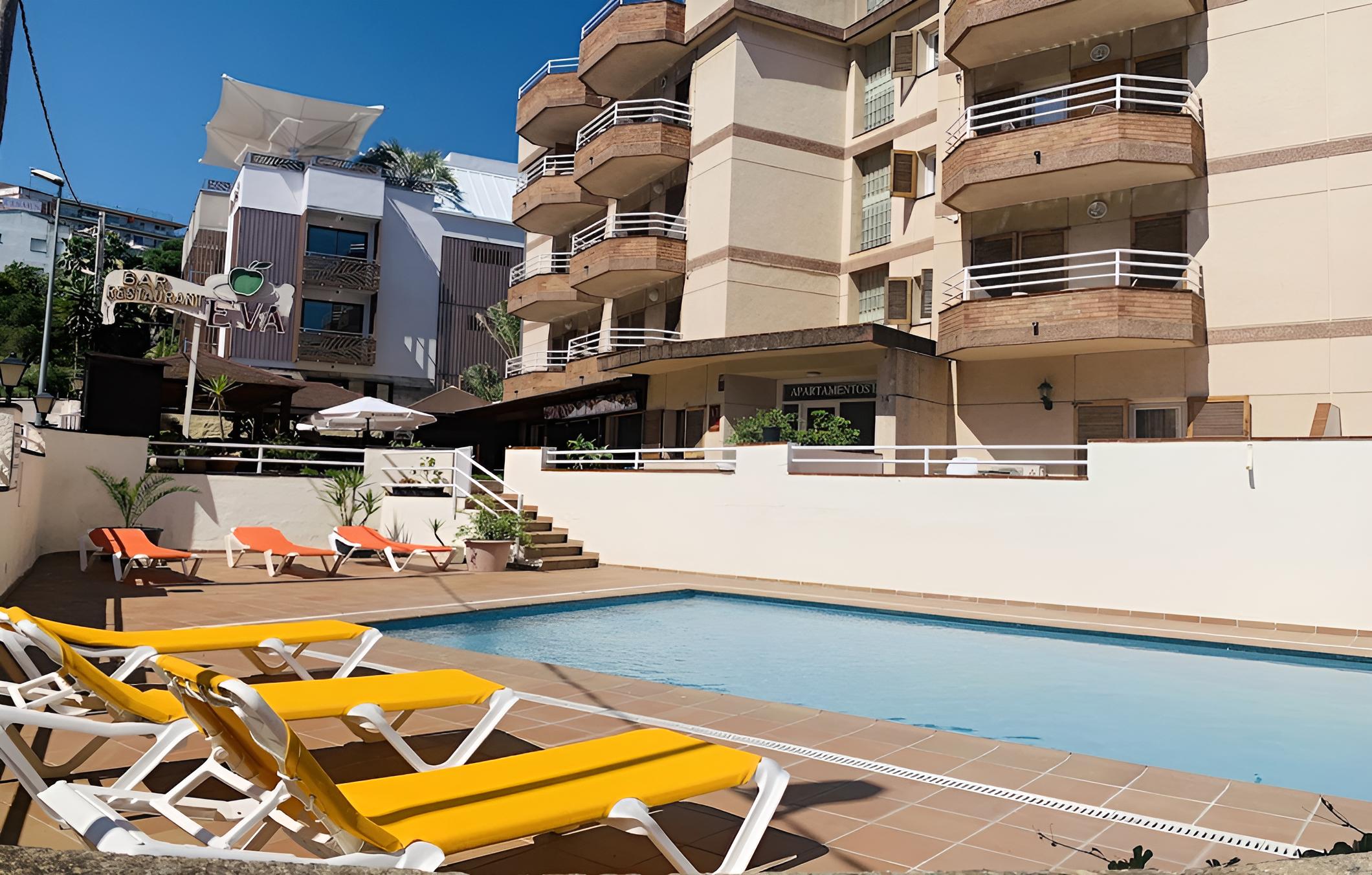 Eva Apartahotel