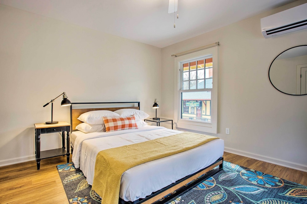 Newly Remodeled Apartment on Main Street in Saluda - Property Image 23