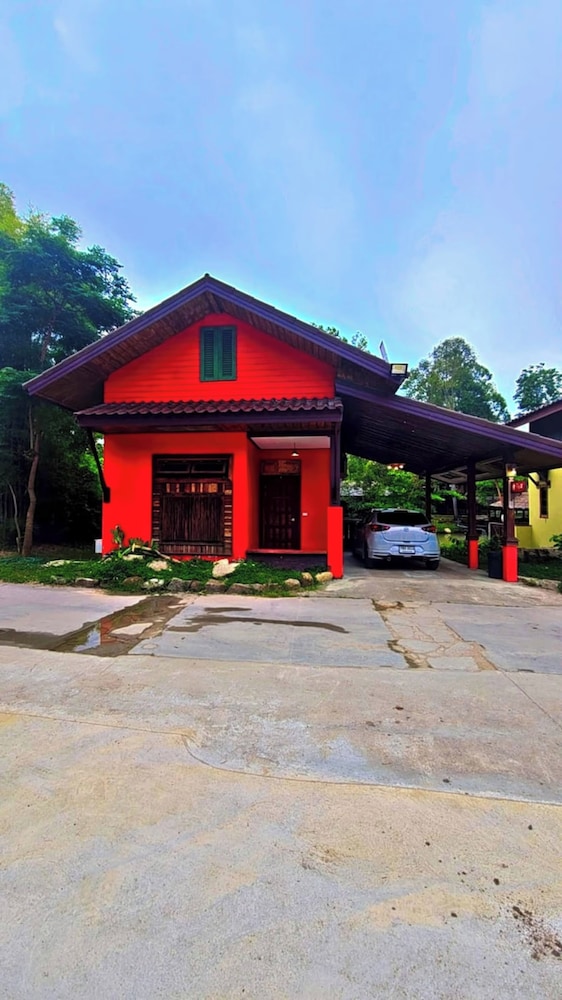 Bang Phra Resort Near Si Racha