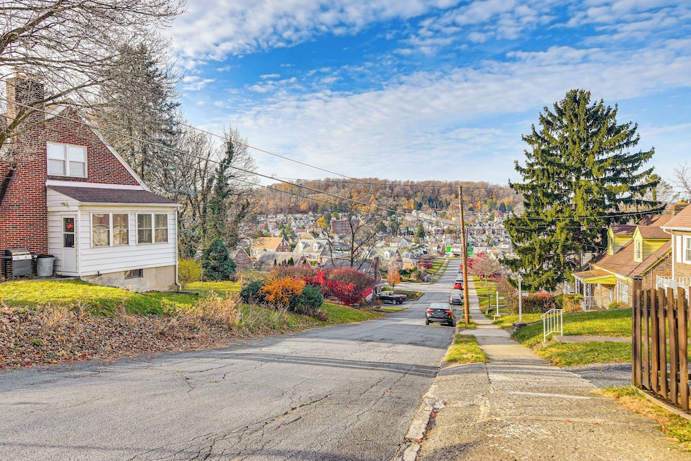 Bethlehem Home w/ Patio & Amazing Sunset Views!
