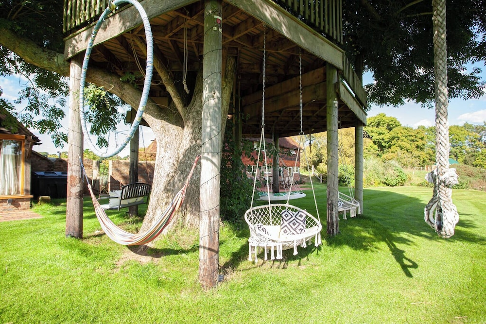 Lakeside Sussex Retreat