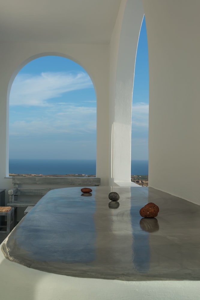 Aspronisi Luxury Villa