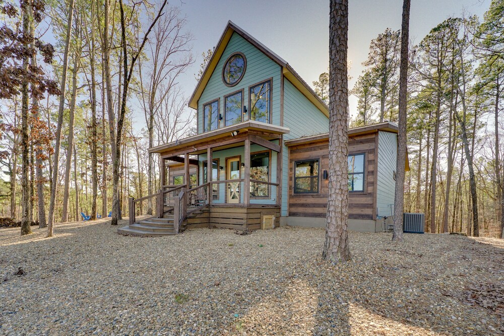Hotel Broken Bow Cabin w/ Hot Tub, Pool Table & Fire Pit - Image 1