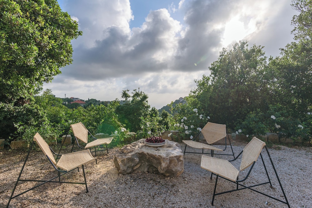 Amani Luxury 4BR Villa & Pool in Batroun