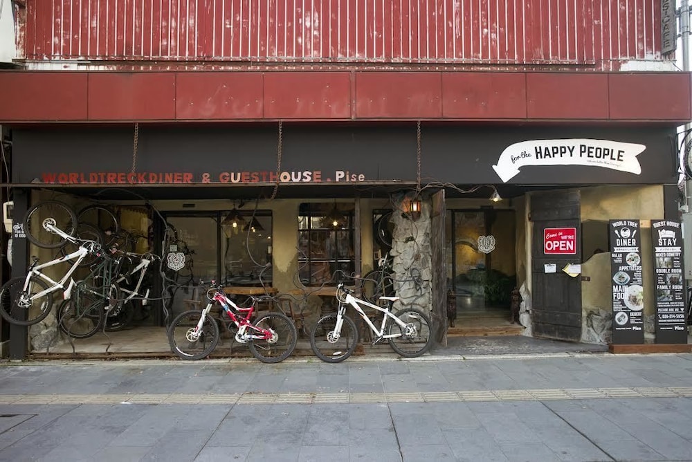 WORLDTRECK DINER & GUESTHOUSE - Pise - Hostel