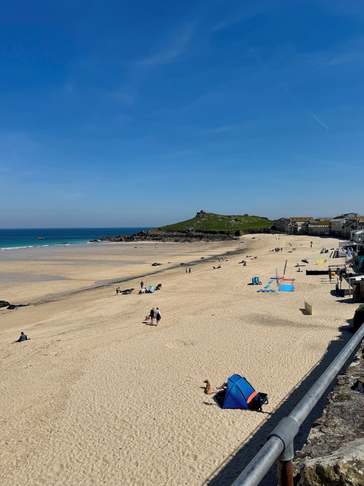 Uno Carbis Bay