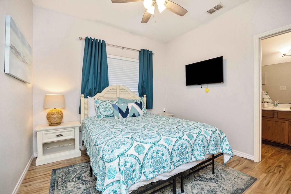Coastal Townhouse TX Retreat!