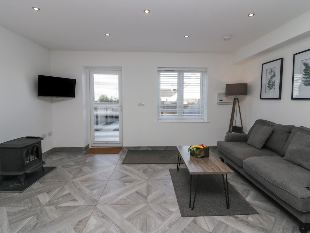Edgemere Hideaway