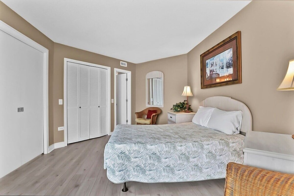 Ocean Creek North Tower F11 2 Bedroom Condo