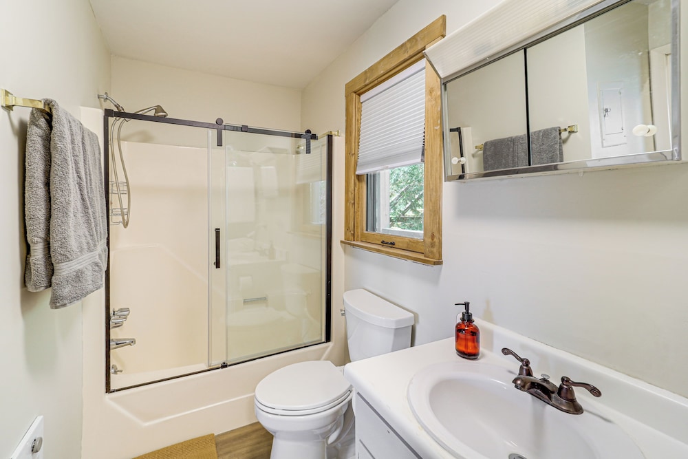 Walk to Hiking & Skiing: Beech Mountain Condo