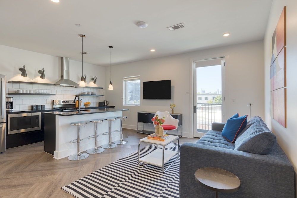 The Carter 204 by Avantstay 1BR Balcony