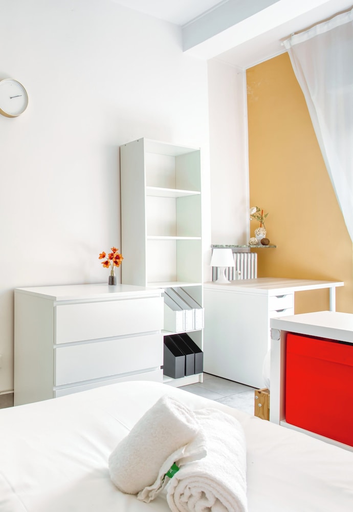 Bright 3BR flat near Park