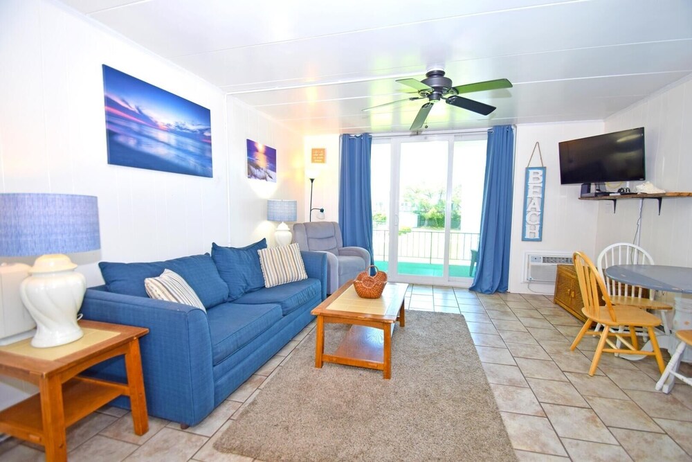 Bay Colony 16 1 Bedroom Condo by RedAwning view 5
