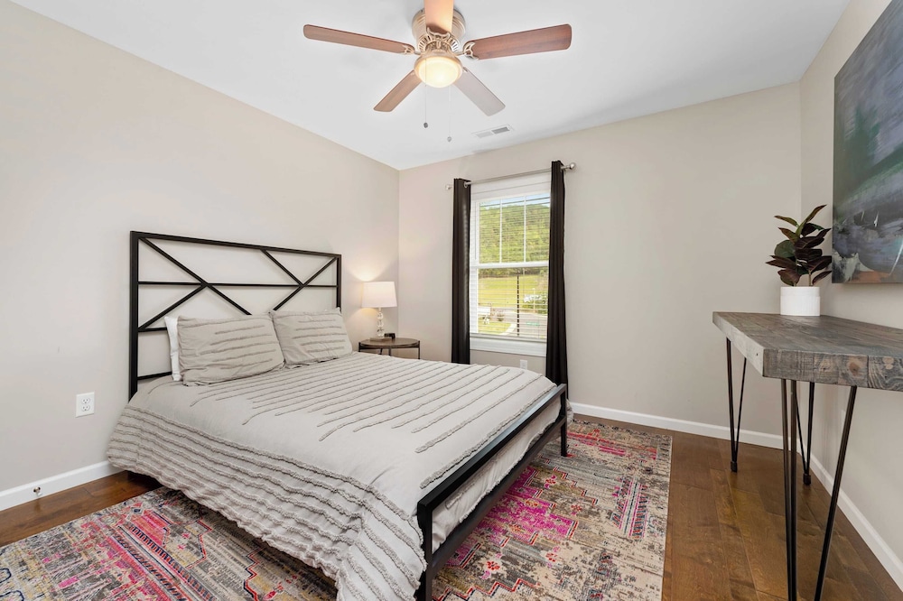 Dogwood & Sweetgum Buyout by Avantstay 2 Home Buyout! Sleeps 16!