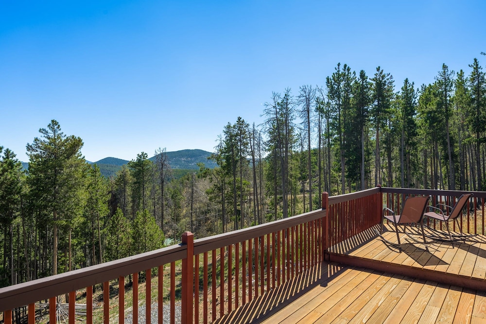 5 Bedroom Whole Home With Mountain Views