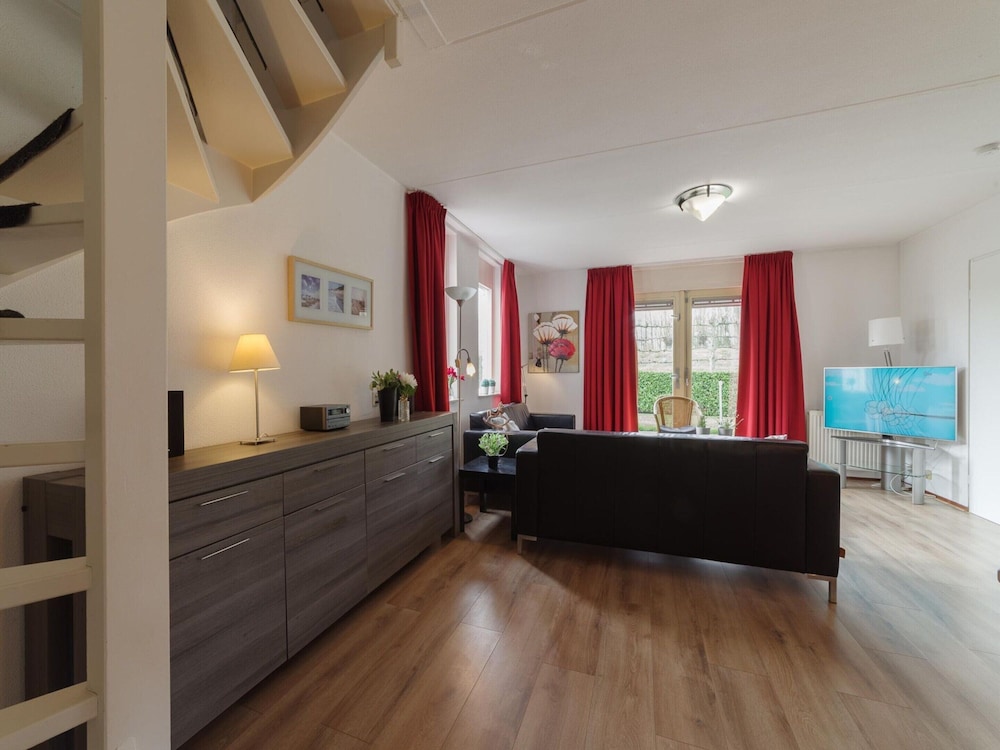 Oyster Coast: Sauna and Family Charm