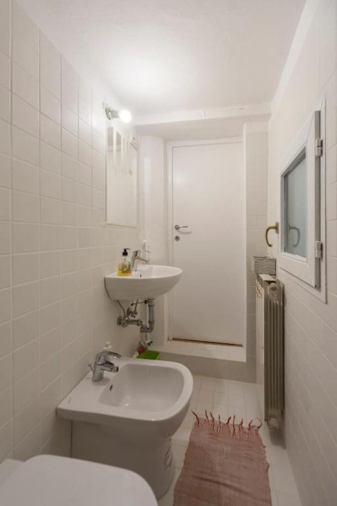 Mirasole in Bologna With 1 Bedrooms and 1 Bathrooms view 2