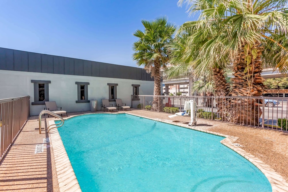 Days Inn by Wyndham Austin/University/Downtown