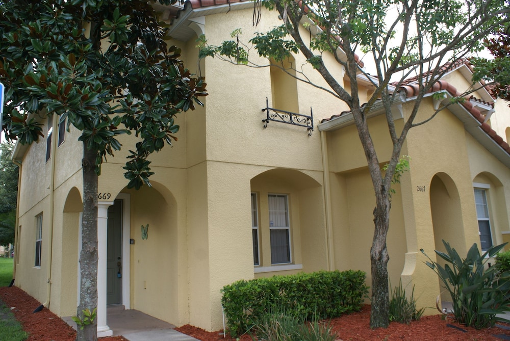 Alamo Vacation Townhomes