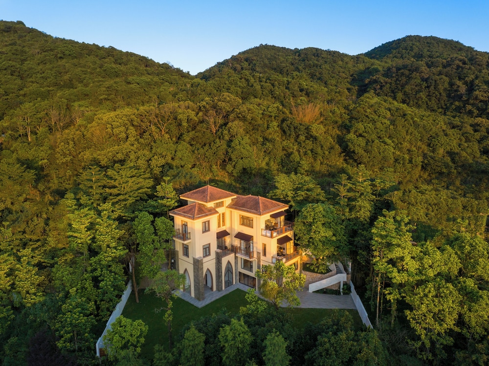Miyue Shenzhen Tianlu Secret Wild Wizard Holiday Hotel